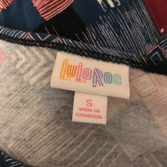 *** Lularoe Geometric Print Irma Tunic - Picture 3 of 3